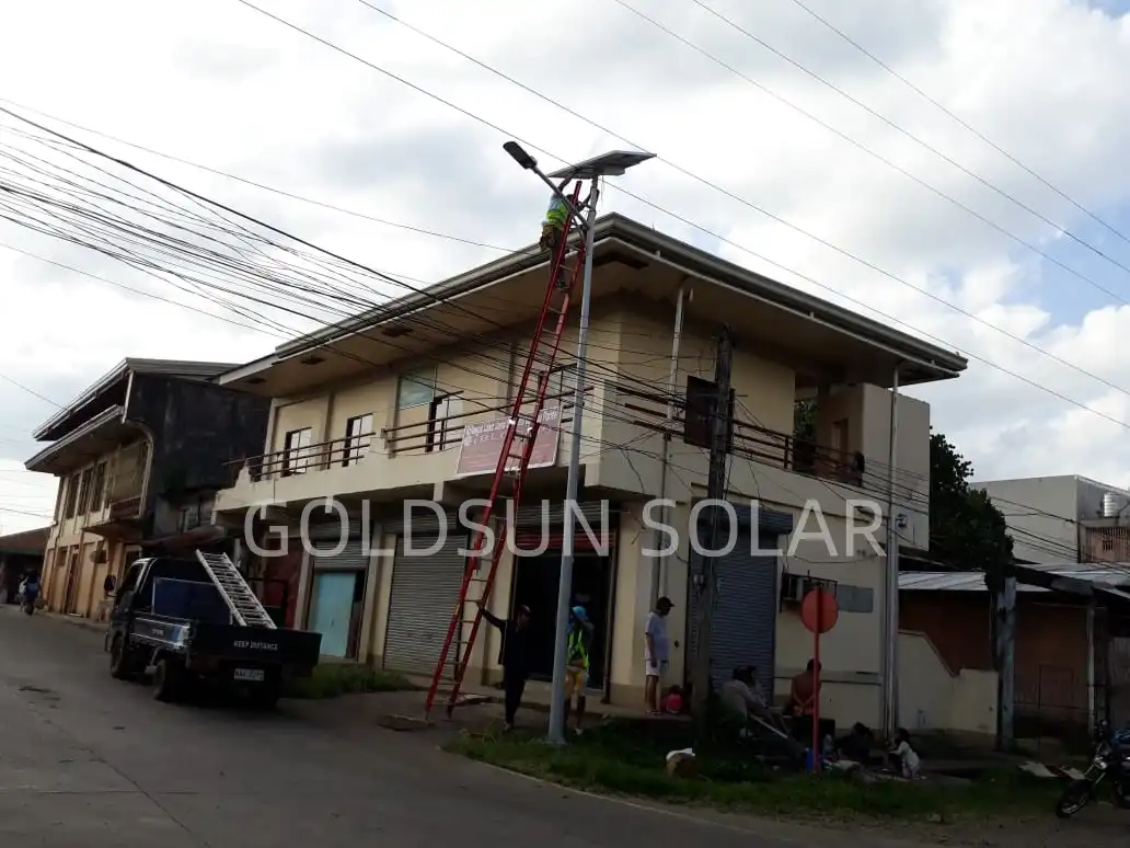 Integrated solar led street lights