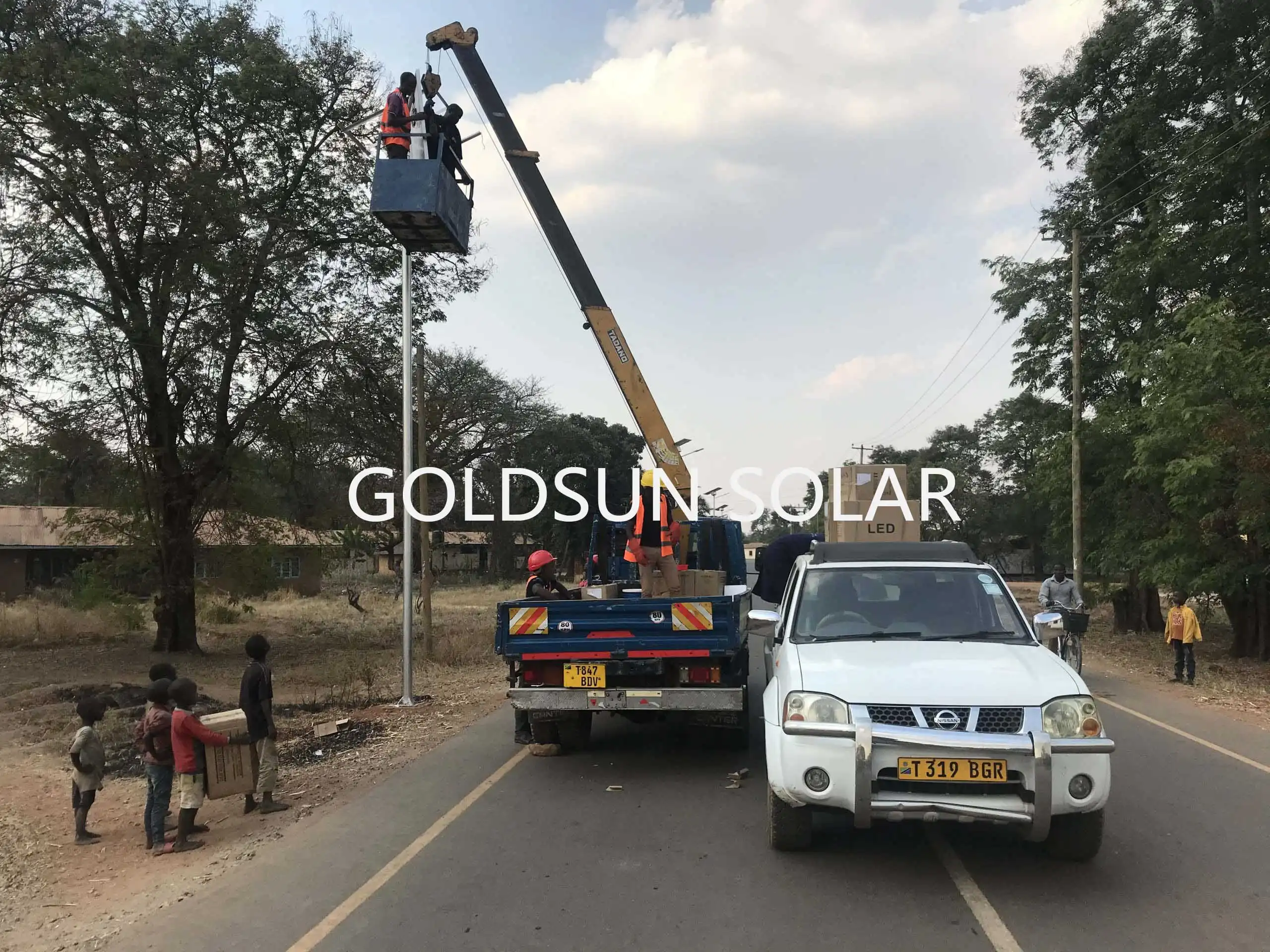 Solar Battery Street Light vs Grid Lighting: Park Savings