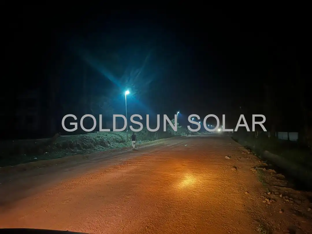Solar Street Pole Light vs Traditional Lighting: 60% Lower OPEX